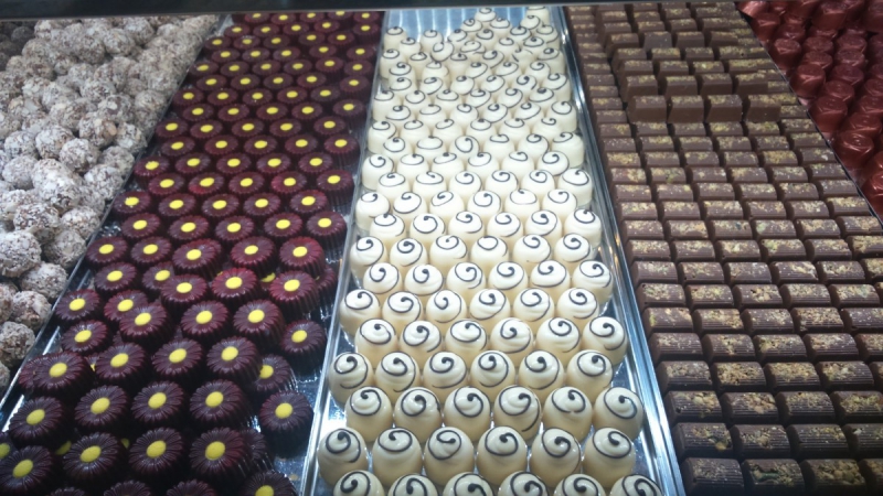 chocolaterie-LA TURBIE-min_chocolates_milk_chocolate_white_chocolate_truffles_candy_food_treat_cacao-1213769